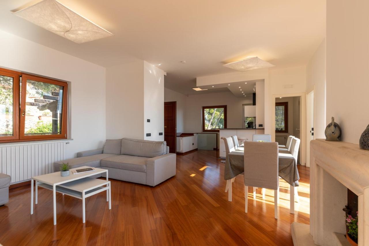 Appartamento In Villa Con Accesso Al Mare, Vista Mozzafiato ปาแลร์โม ภายนอก รูปภาพ