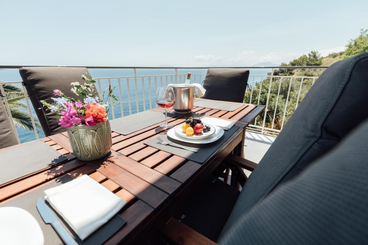 Appartamento In Villa Con Accesso Al Mare, Vista Mozzafiato ปาแลร์โม ภายนอก รูปภาพ