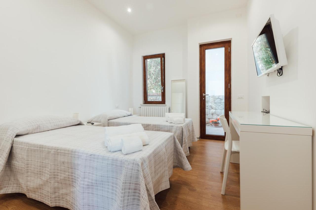 Appartamento In Villa Con Accesso Al Mare, Vista Mozzafiato ปาแลร์โม ภายนอก รูปภาพ
